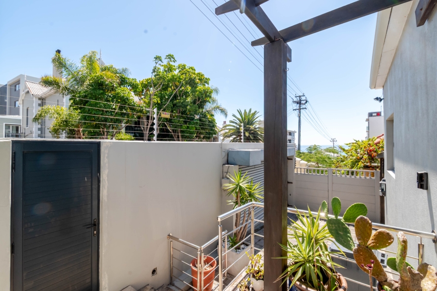 3 Bedroom Property for Sale in Sea Point Western Cape